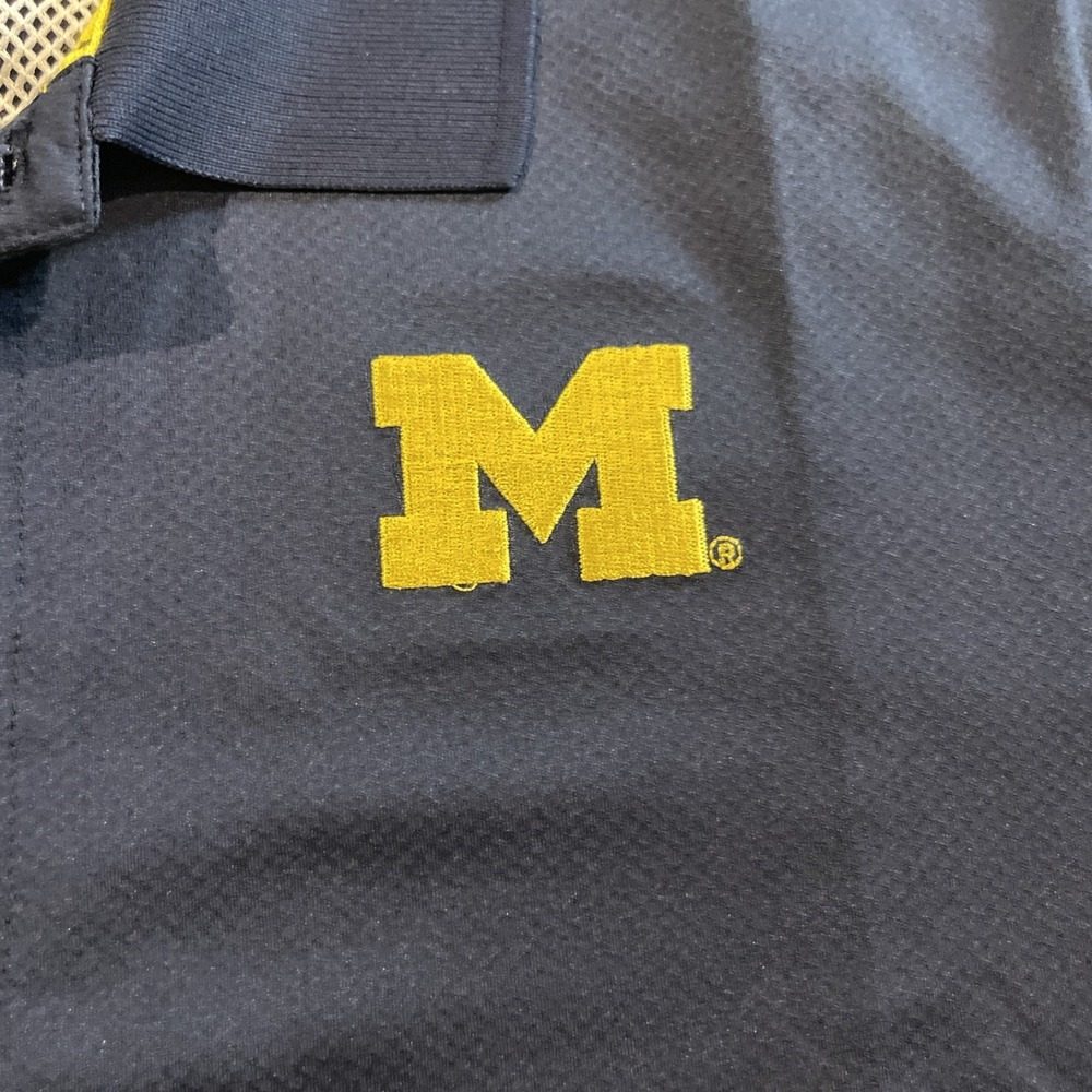 Columbia PFG Michigan Wolverines Polo Omni- Shade Shirt Men's Size: Medium NWT - Picture 4 of 8
